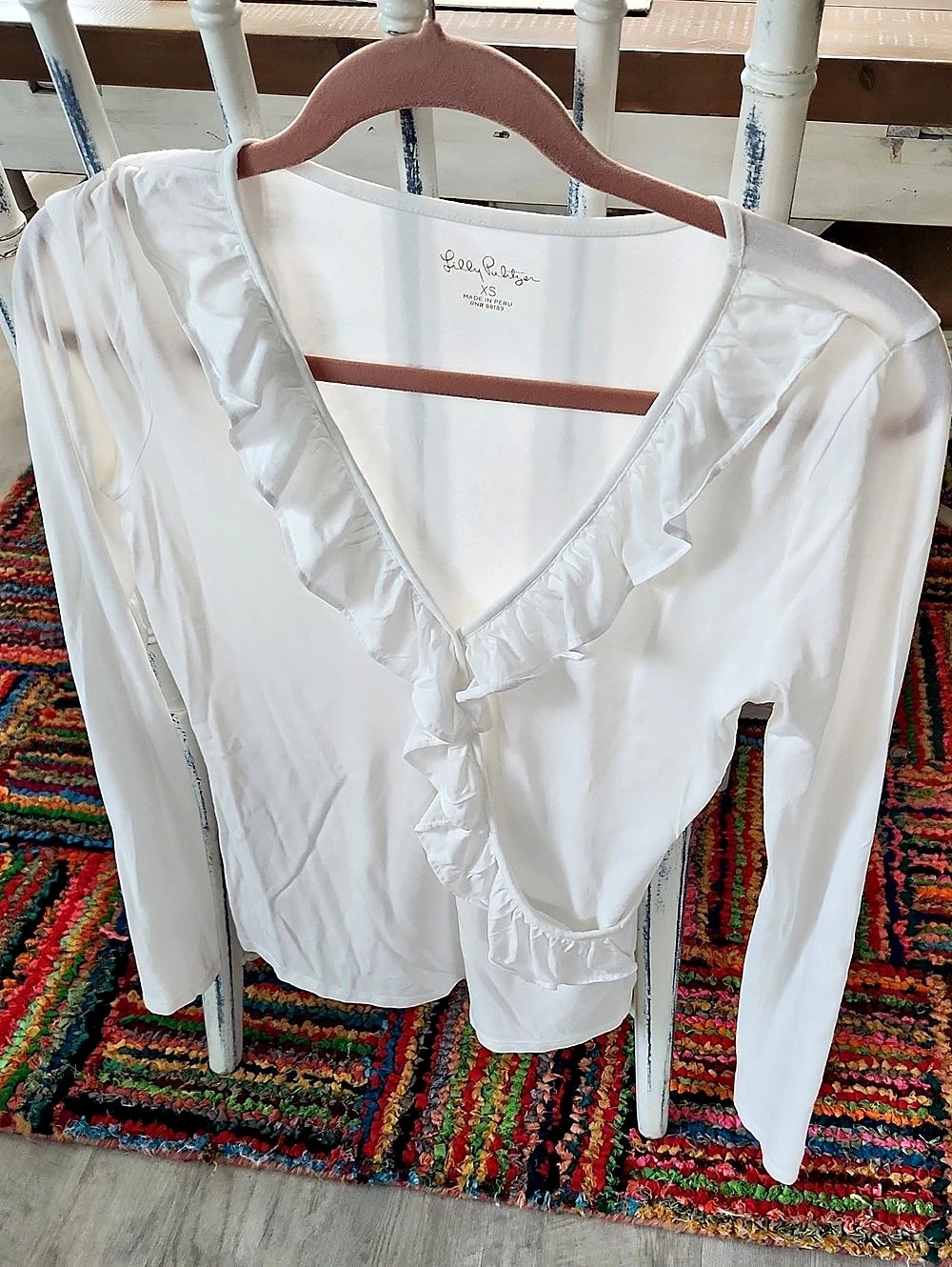 Lilly Pulitzer Ruffle V-Neck T Shirt in White Like New XS